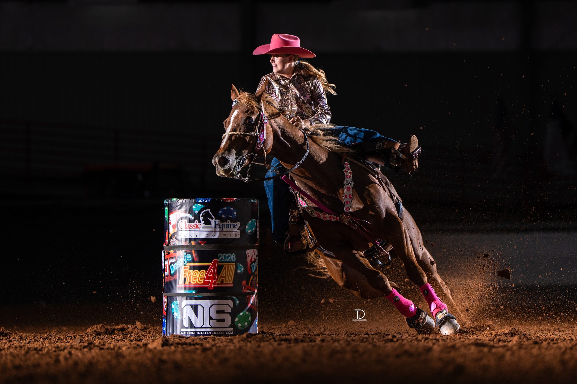 Barrel racing photography by Traci Davenport