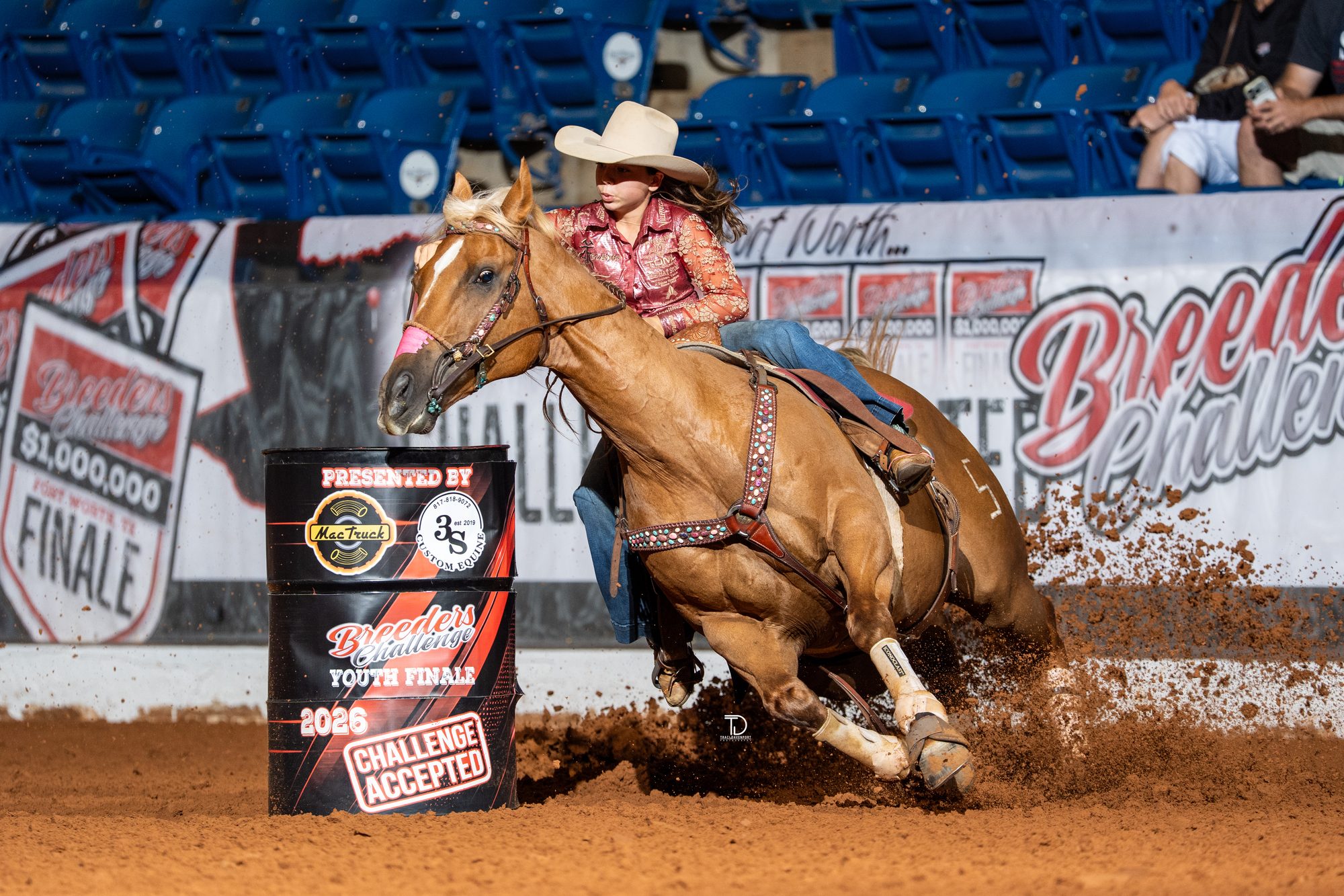 Barrel racing photography by Traci Davenport