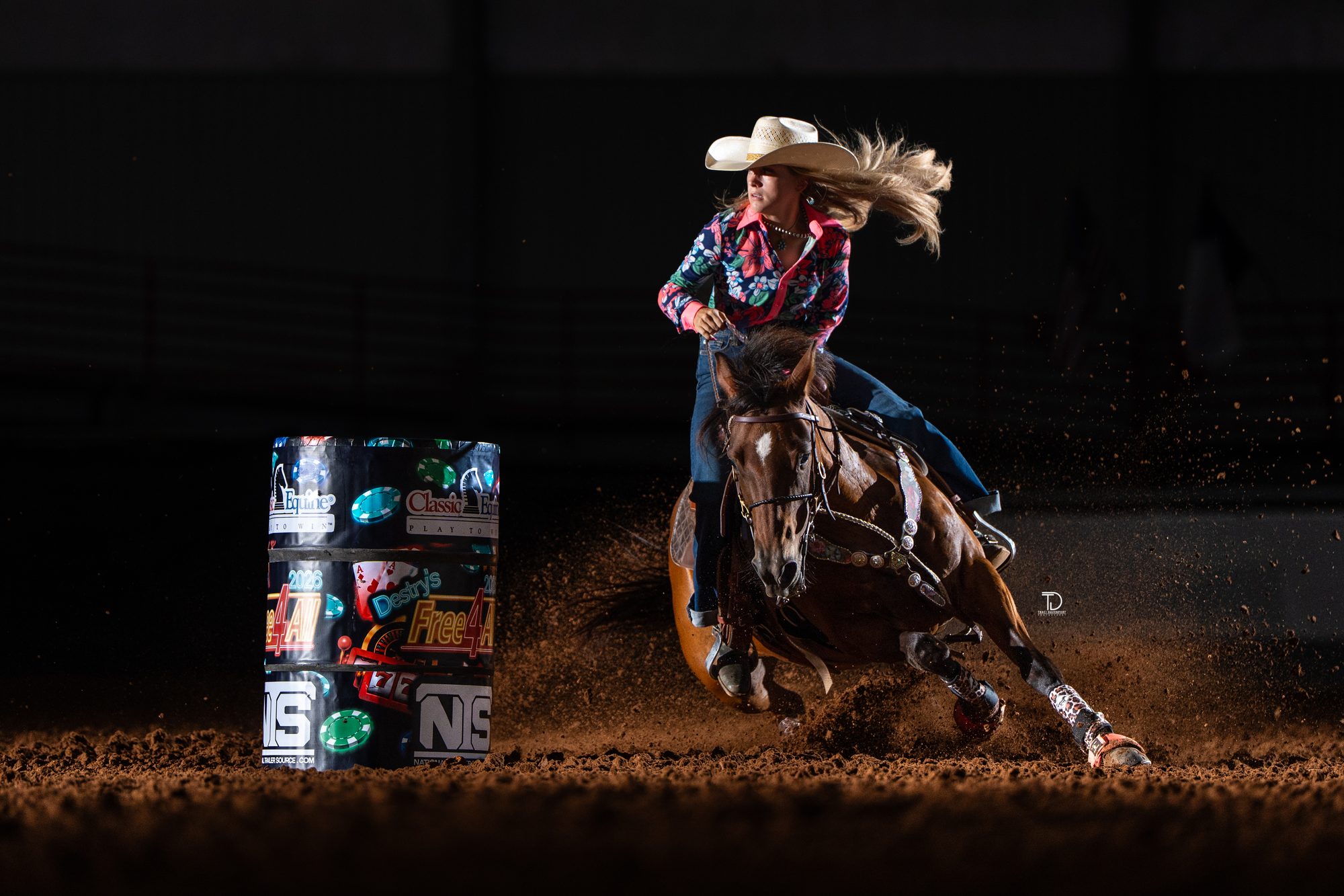 Barrel racing photography by Traci Davenport