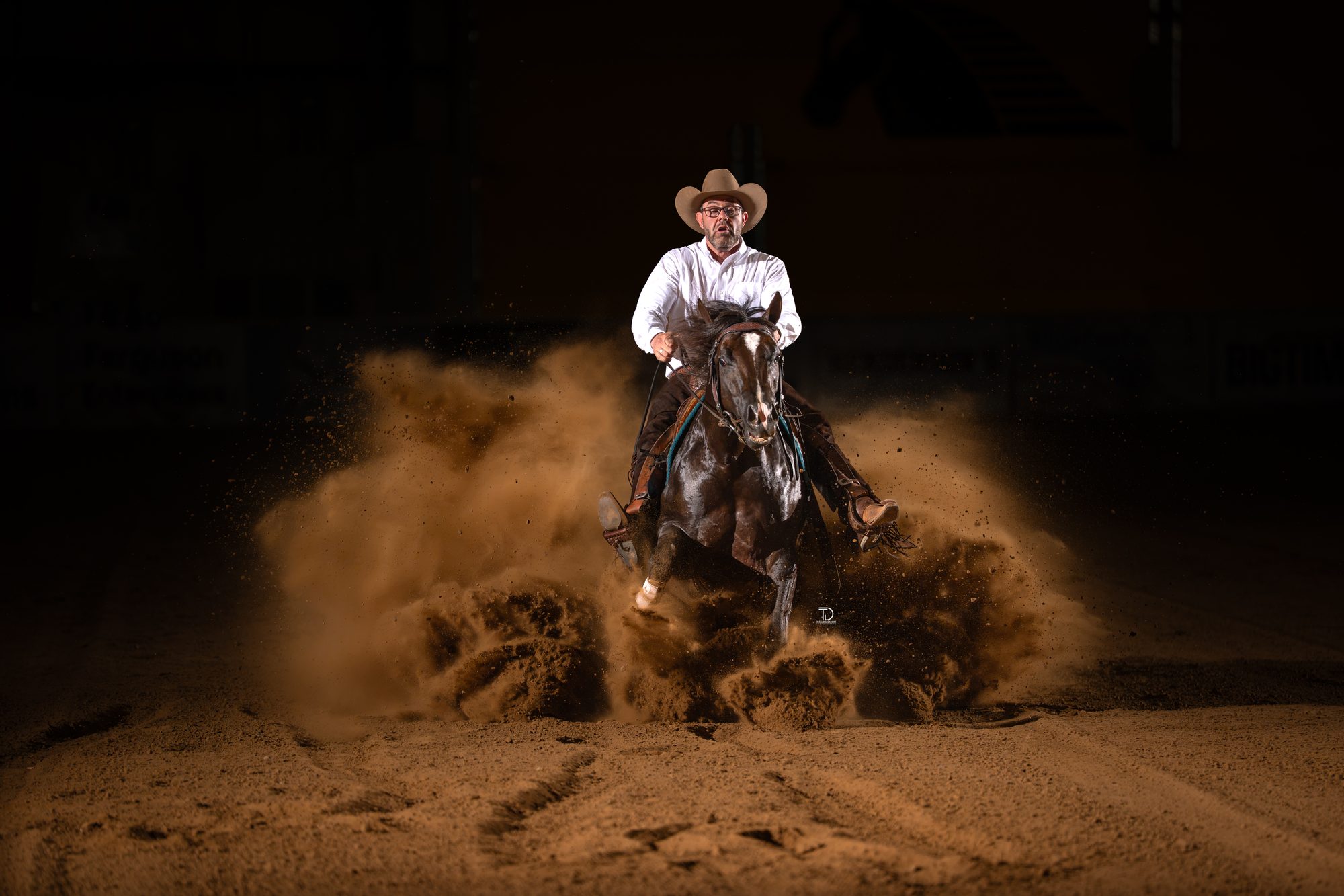 Reiner Ruben Vandorp and Twohundreddegrees in a front-on sliding stop, photographed by Traci Davenport